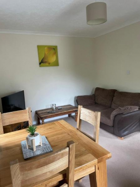 Tenby - Two bedroom apartment- private parking